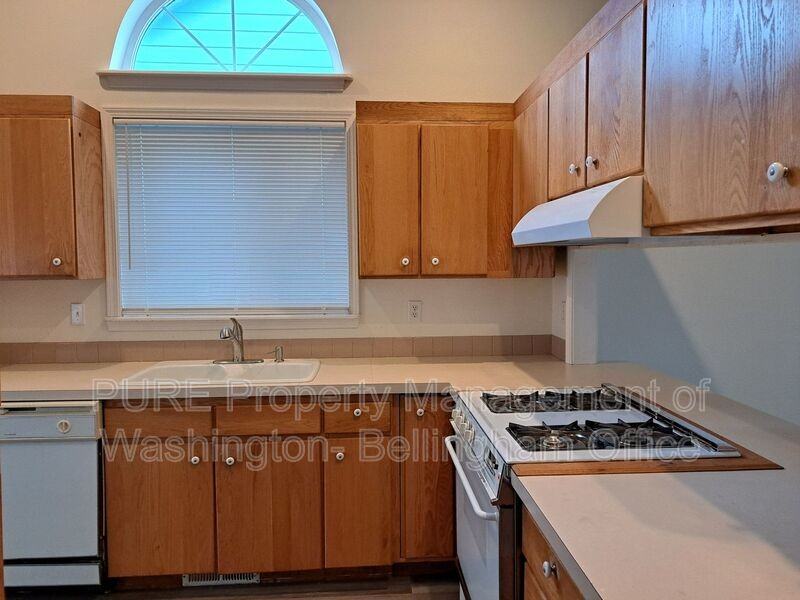 4211 Consolidation Ave - Photo 5 of 13