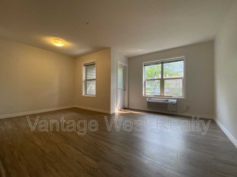 101 Sutherland Avenue - Photo 3 of 9