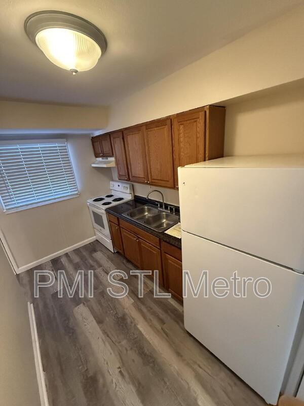 10327 Renfrew Dr - Photo 3 of 9