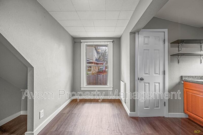 4221 Se 52nd Ave - Photo 2 of 10