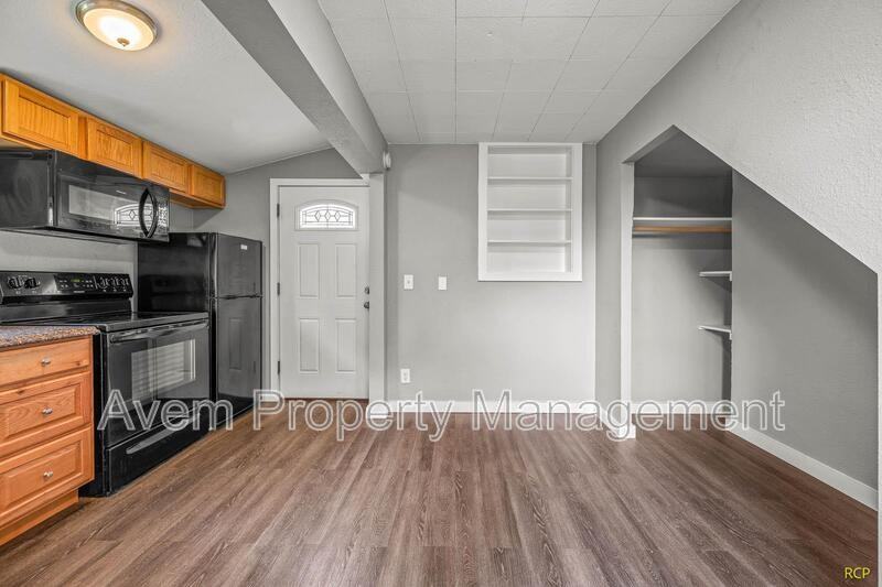 4221 Se 52nd Ave - Photo 5 of 10