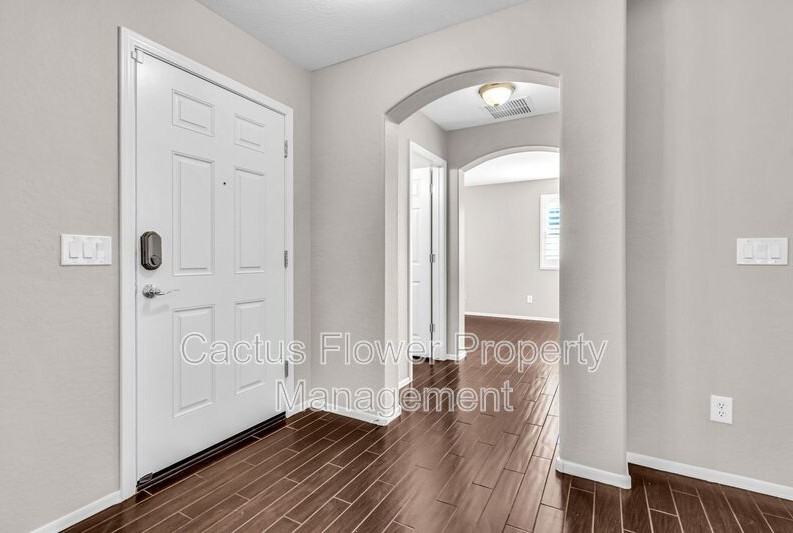 2544 E Vermont Dr - Photo 6 of 50