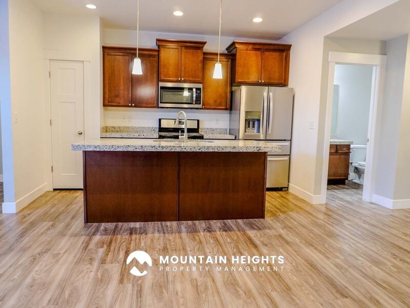 824 E Newfield Dr - Photo 4 of 34