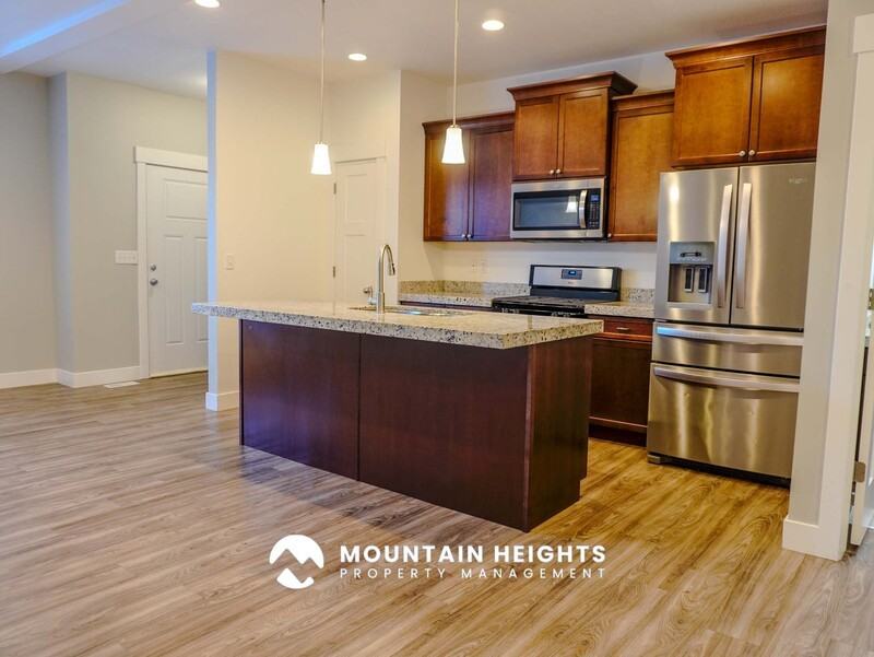 824 E Newfield Dr - Photo 5 of 34