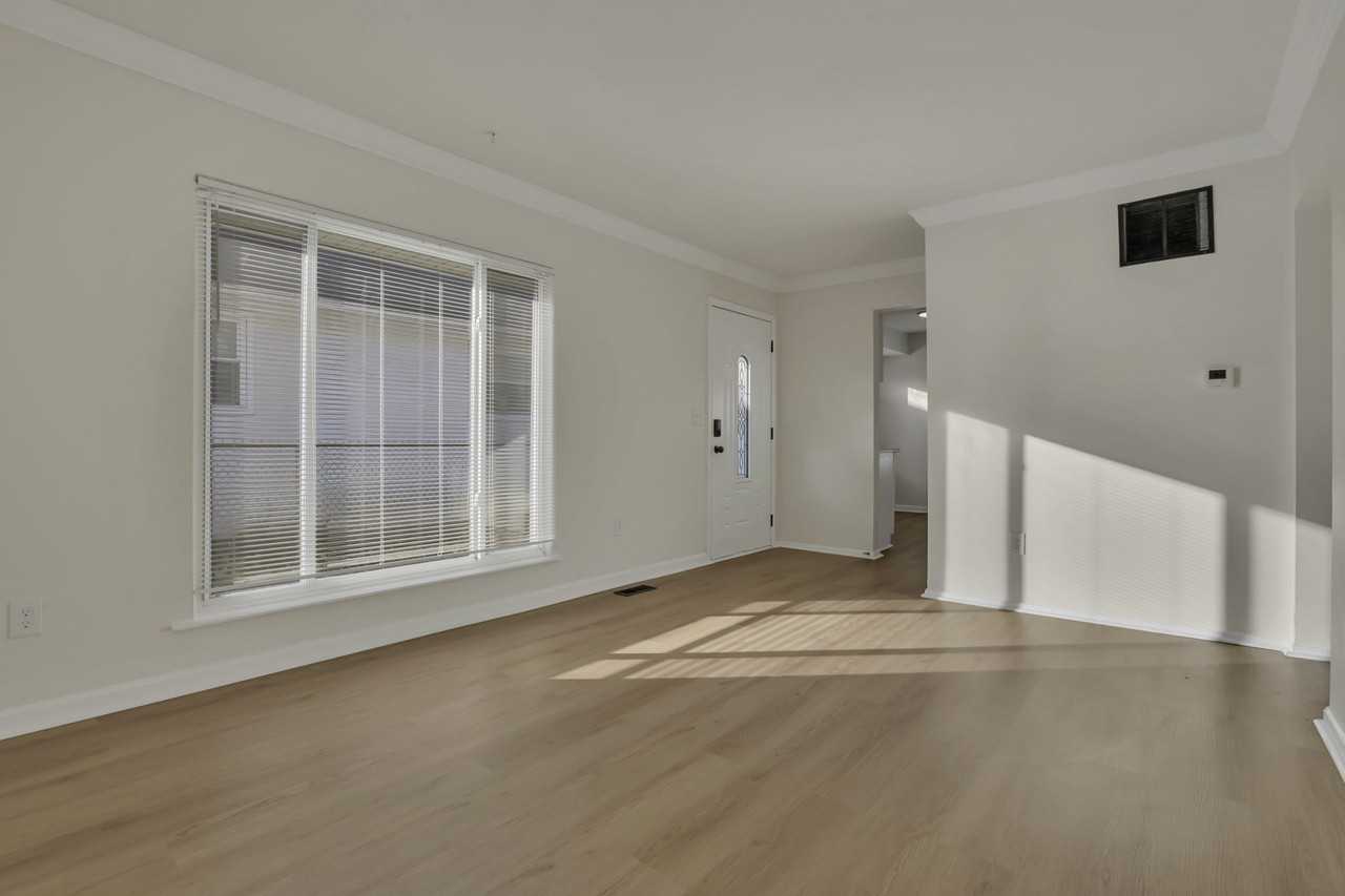 1800 East Maynard Avenue - Photo 3 of 15