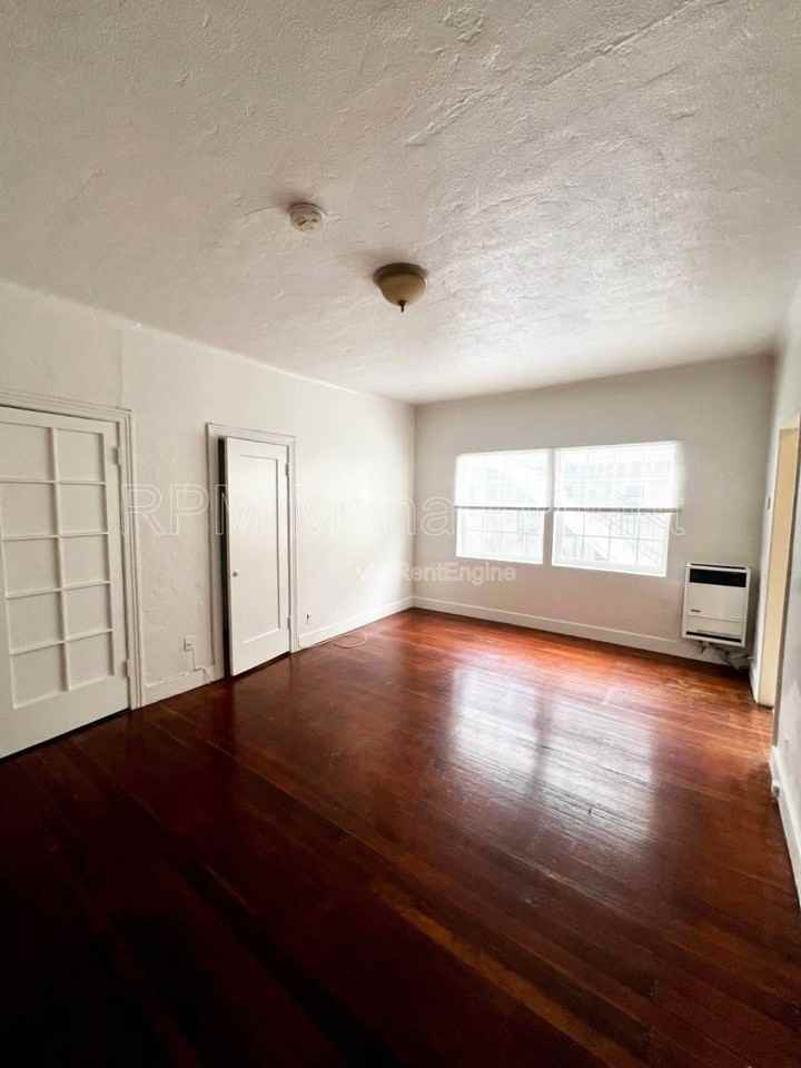 1740 Winona Boulevard #107