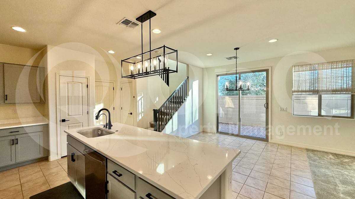 1235 W Sparrow Dr - Photo 3 of 10