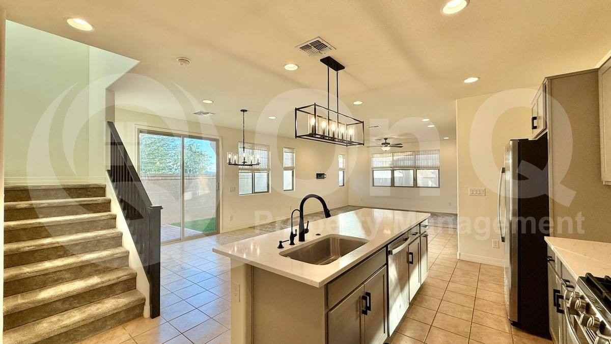 1235 W Sparrow Dr - Photo 5 of 10