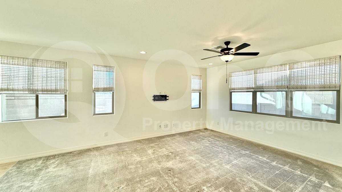 1235 W Sparrow Dr - Photo 7 of 10