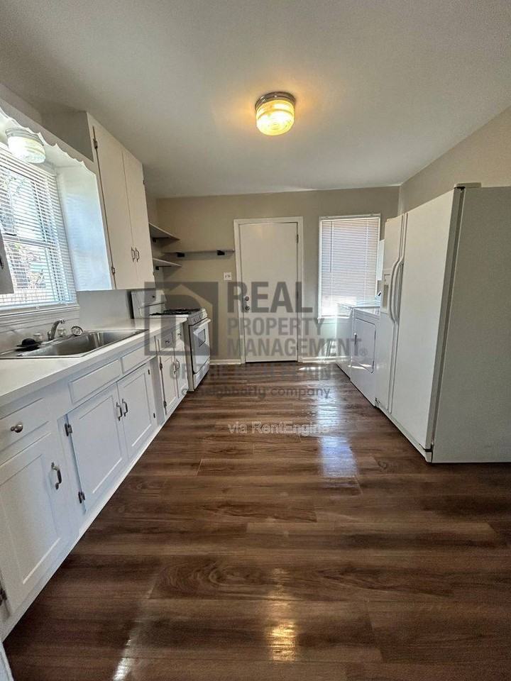 4123 South Harrison Street - Photo 6 of 10