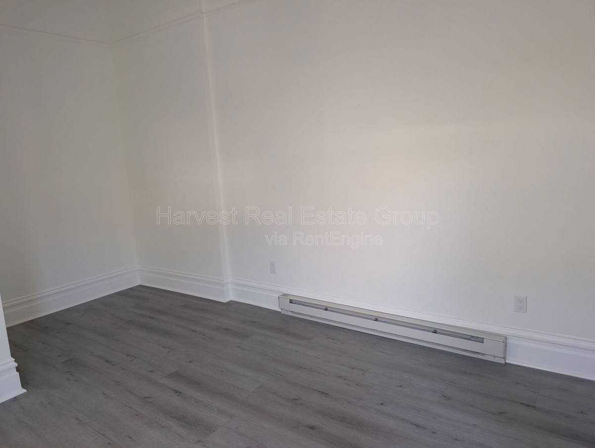 1704 10th Ave #1706 - Photo 3 of 8