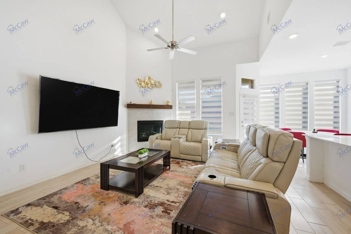 2121 Esher Dr - Photo 2 of 10