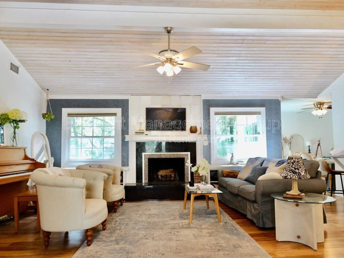 5376 Majestic Island Cir - Photo 3 of 10