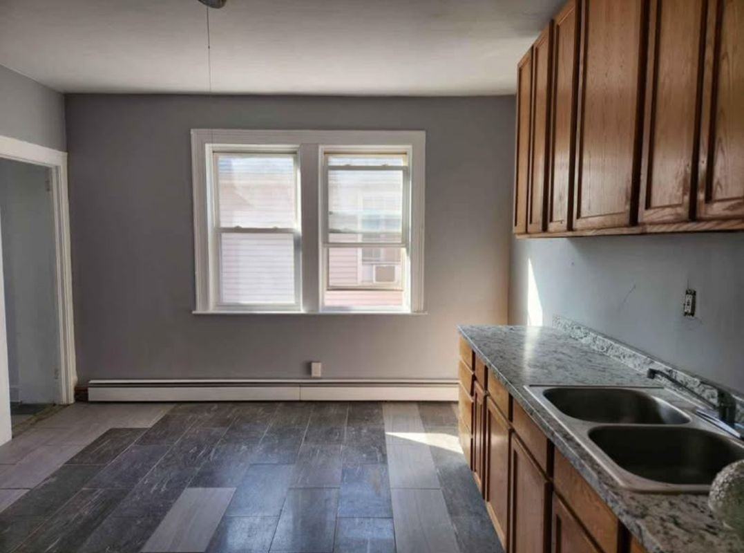 71 Westland Street - Photo 4 of 11