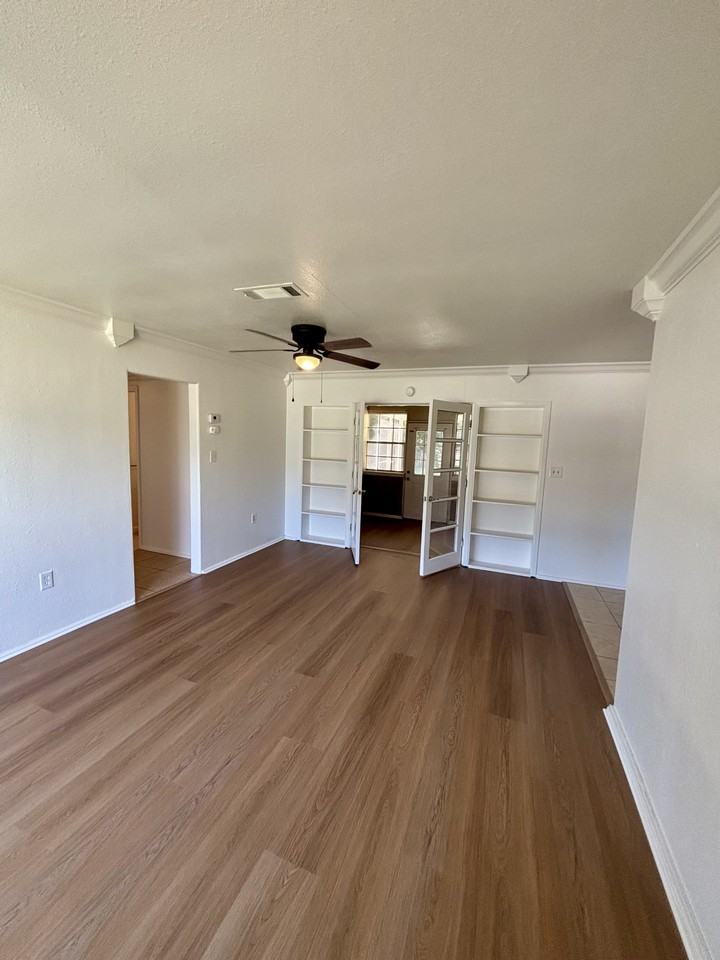 718 Se 36th Ave - Photo 2 of 17