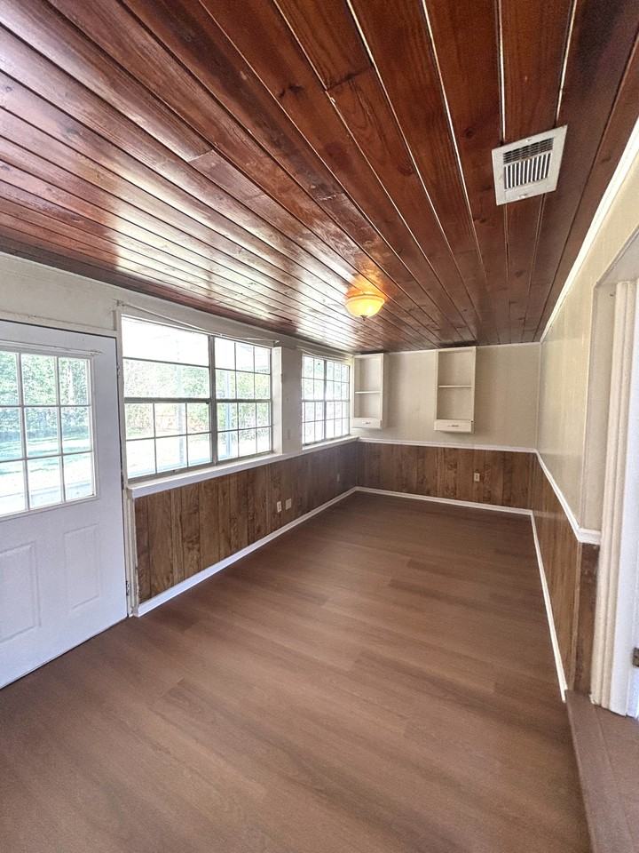 718 Se 36th Ave - Photo 5 of 17