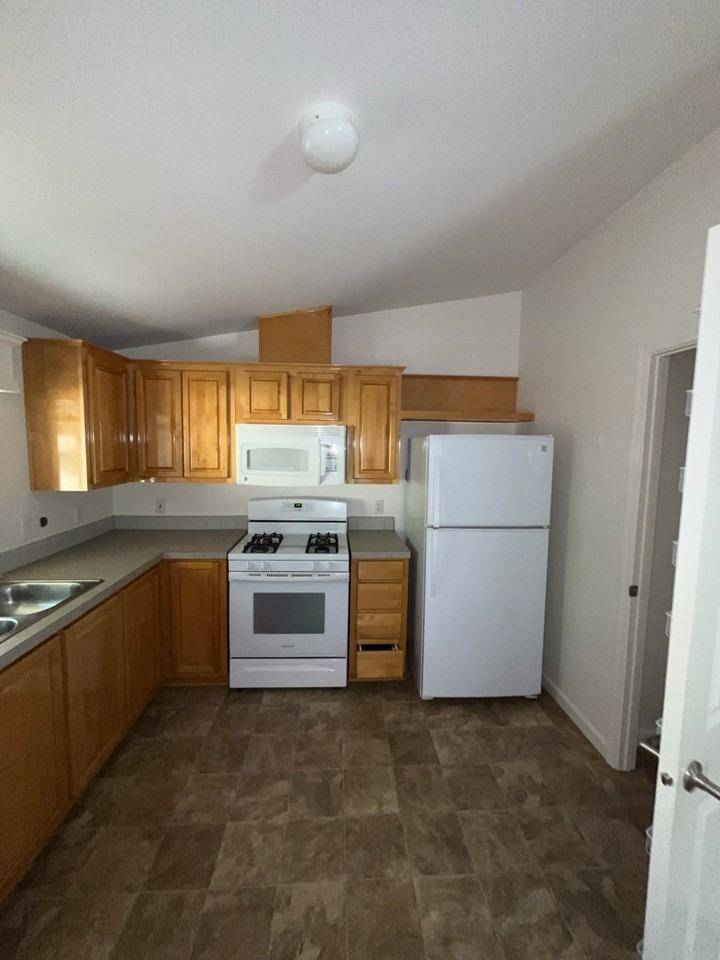 5175 Tomahawk Way - Photo 7 of 29