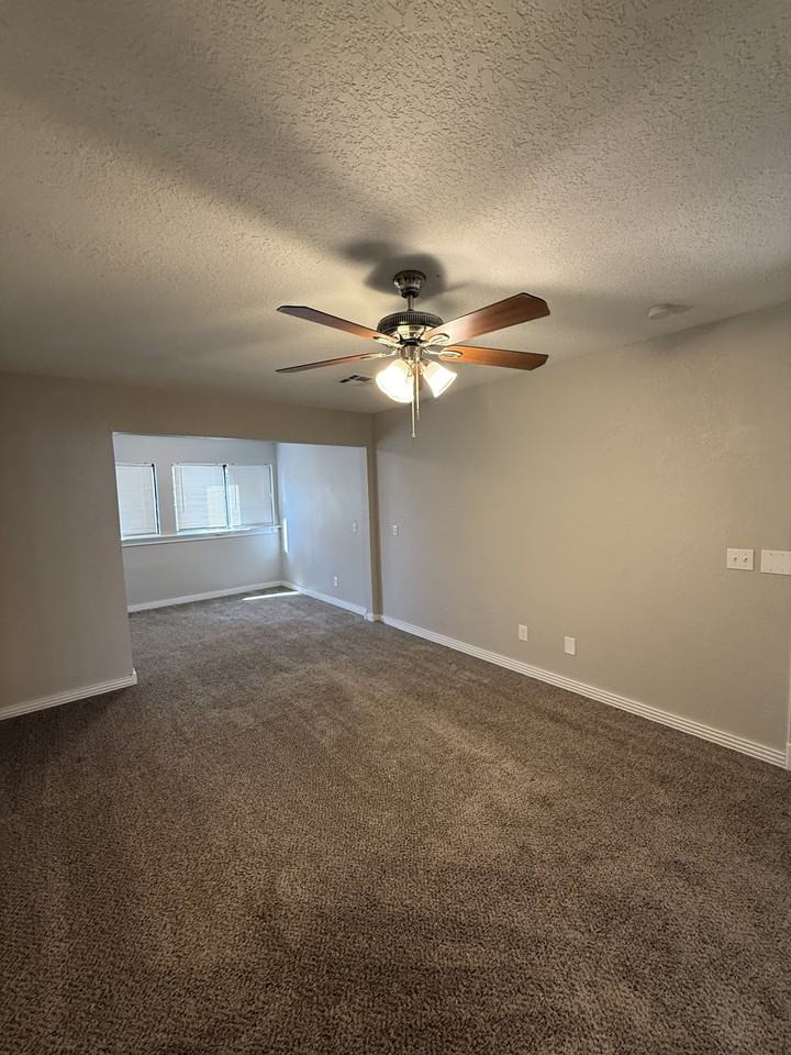 12421 Acadia Ct - Photo 2 of 18