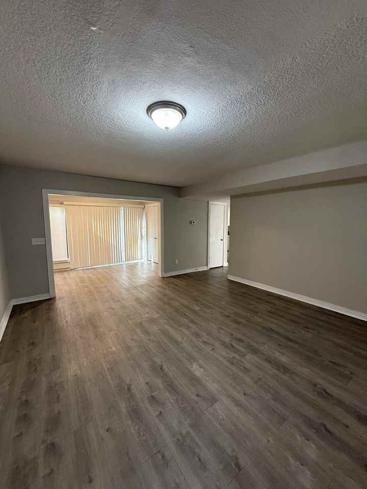 12421 Acadia Ct - Photo 7 of 18