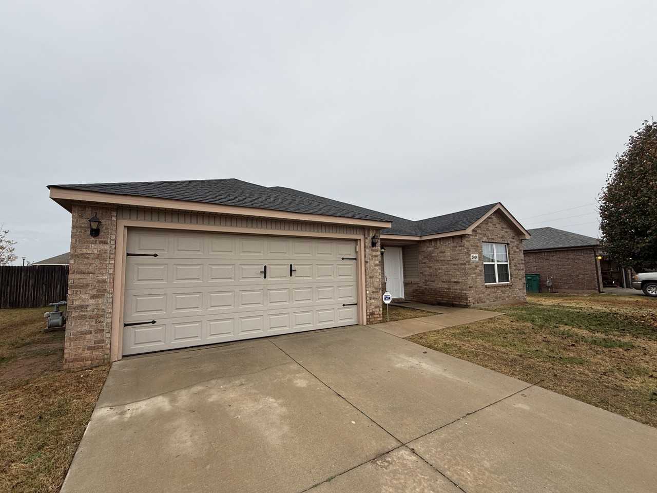 5004 Hunter Blvd - Photo 2 of 19