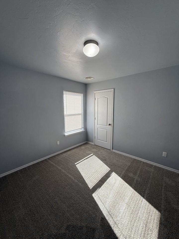 5004 Hunter Blvd - Photo 7 of 19