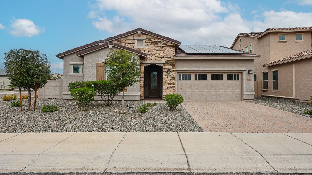 19060 West Rancho Drive - Photo 2 of 50