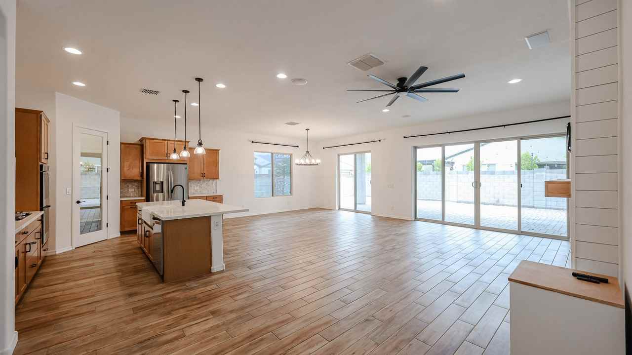 19060 West Rancho Drive - Photo 5 of 50