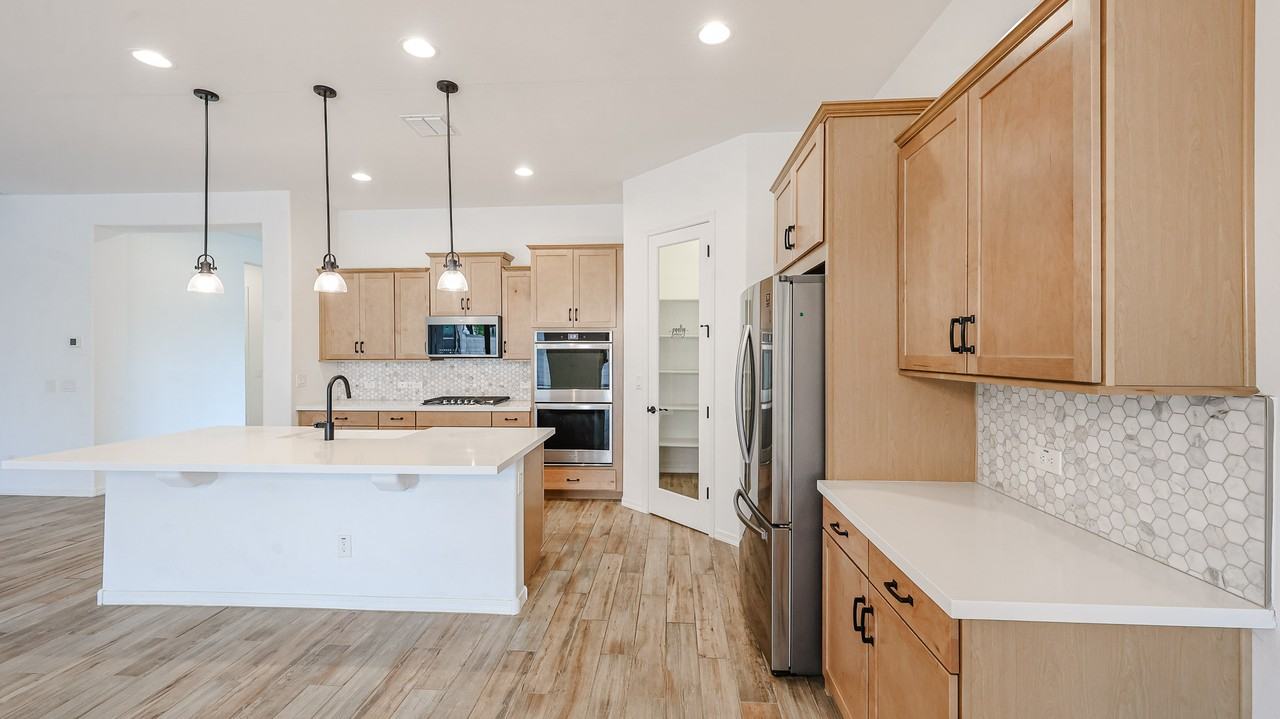 19060 West Rancho Drive - Photo 6 of 50