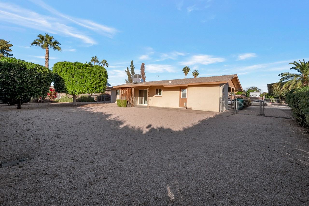 626 N 62nd St - Photo 3 of 17