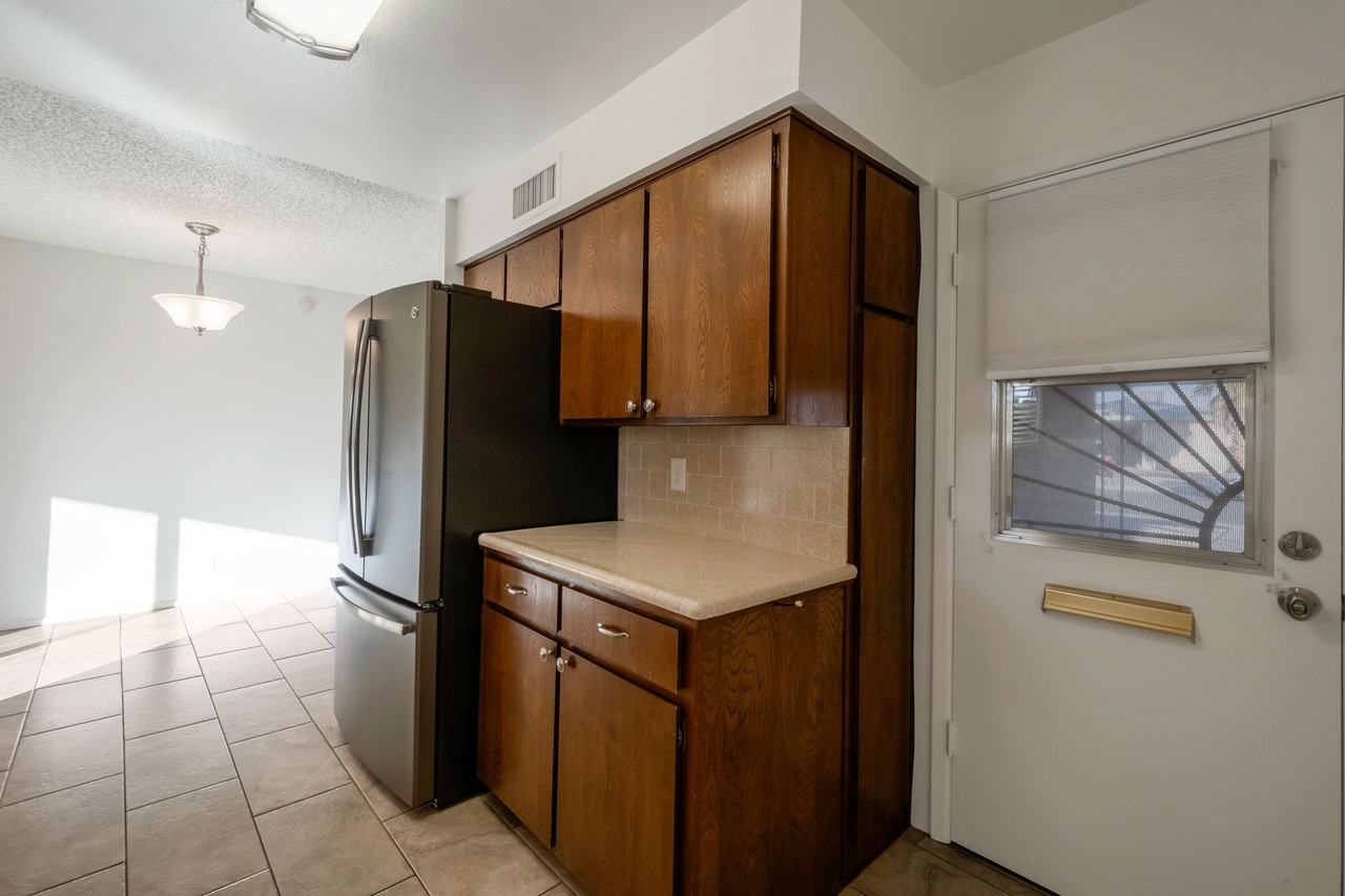 626 N 62nd St - Photo 7 of 17