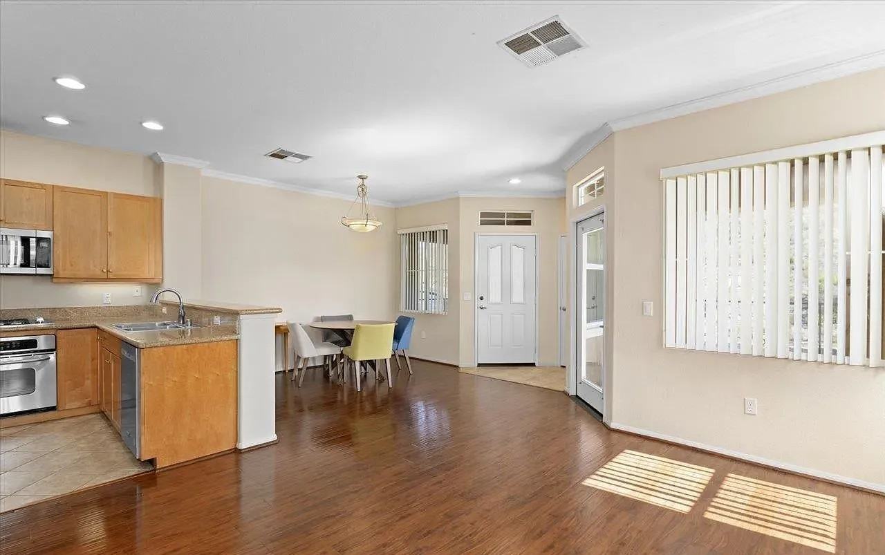 11121 Catarina Ln - Photo 3 of 25