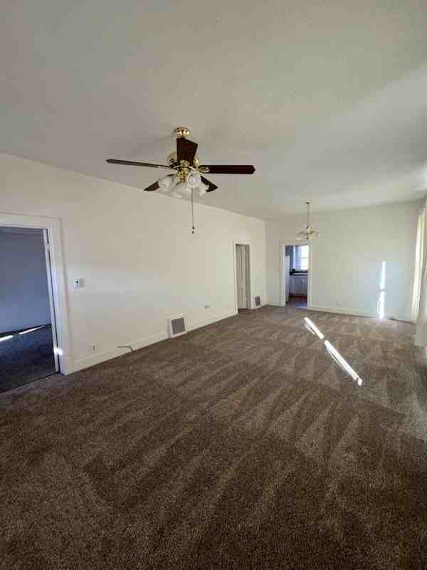 521 Floral Ave - Photo 2 of 7