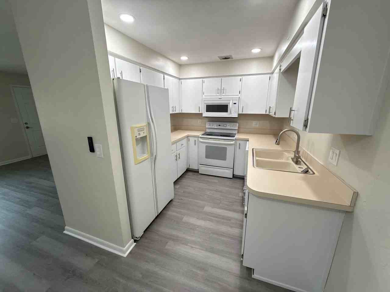 227 S Lee St - Photo 4 of 22