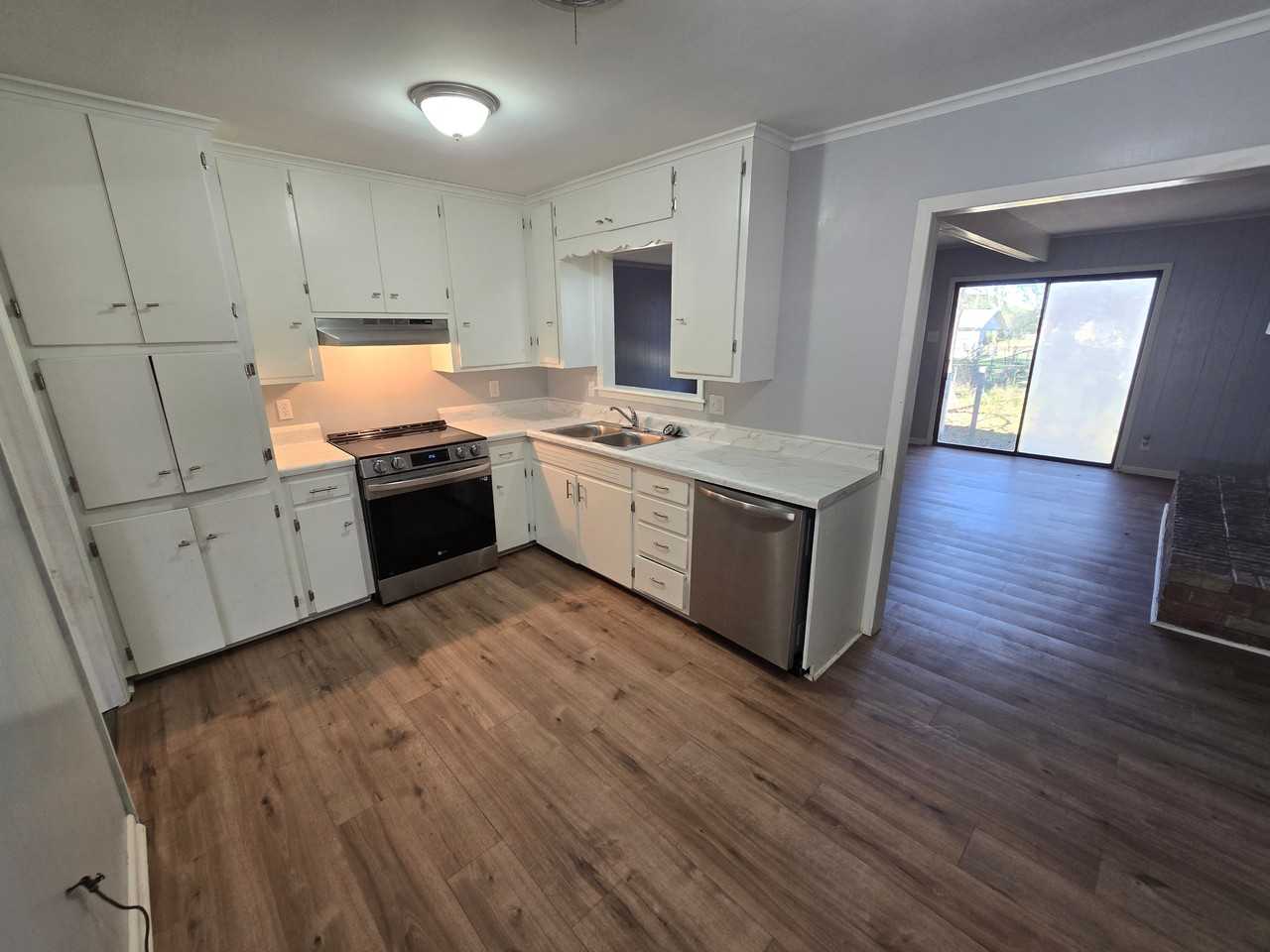 5616 West 51st Street - Photo 6 of 14