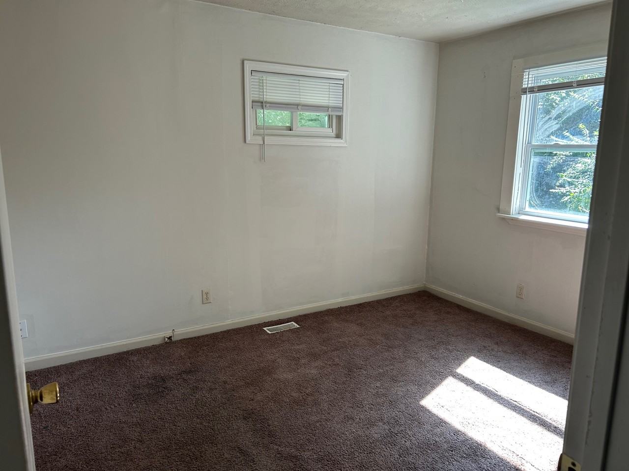 3334 Laurel St - Photo 6 of 11