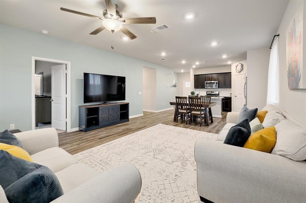 200 Arrowhead Vine Street - Photo 4 of 26