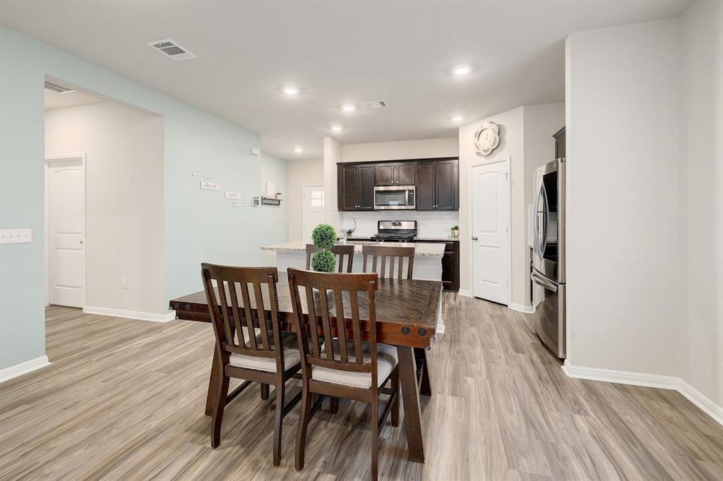 200 Arrowhead Vine Street - Photo 7 of 26