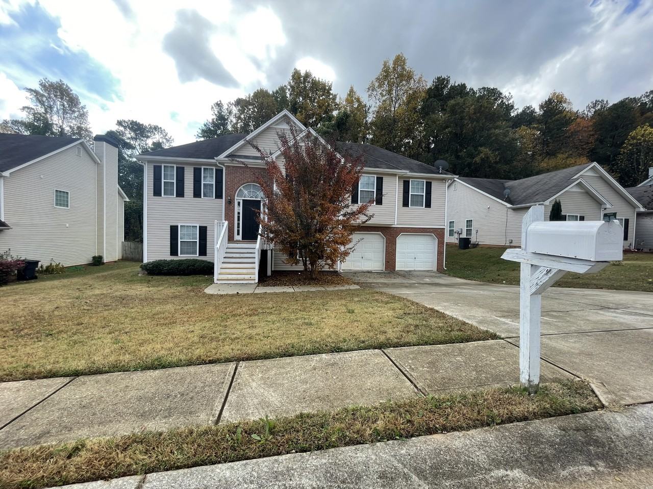 377 Oakhaven Way - Photo 2 of 13