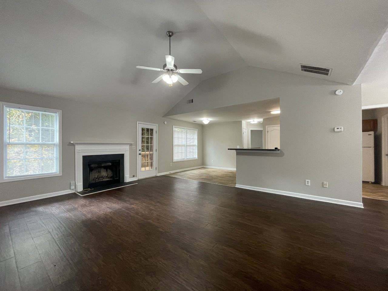 377 Oakhaven Way - Photo 3 of 13