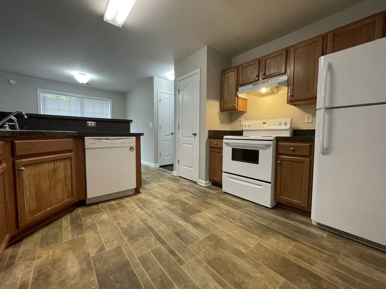 377 Oakhaven Way - Photo 4 of 13