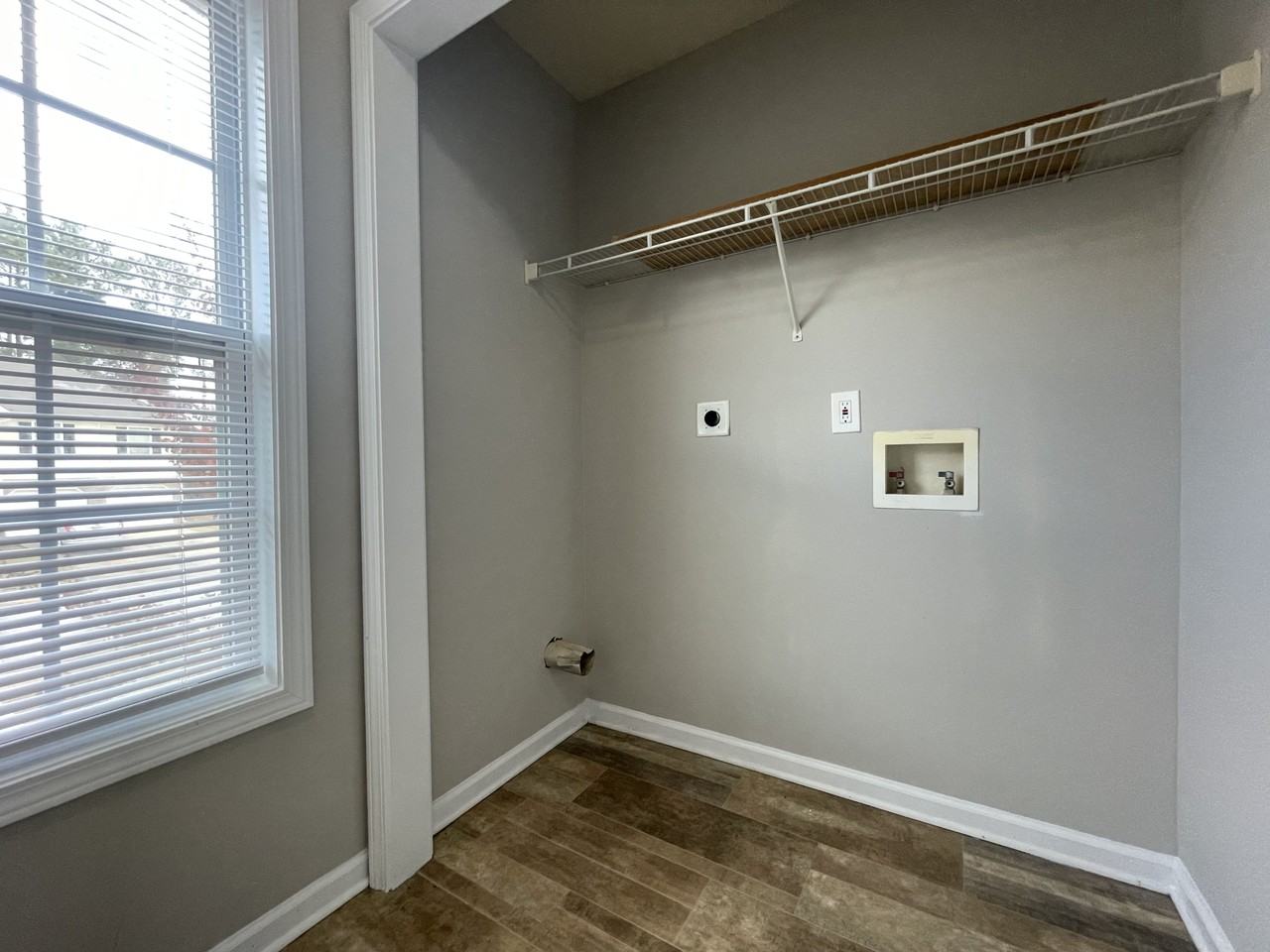 377 Oakhaven Way - Photo 5 of 13