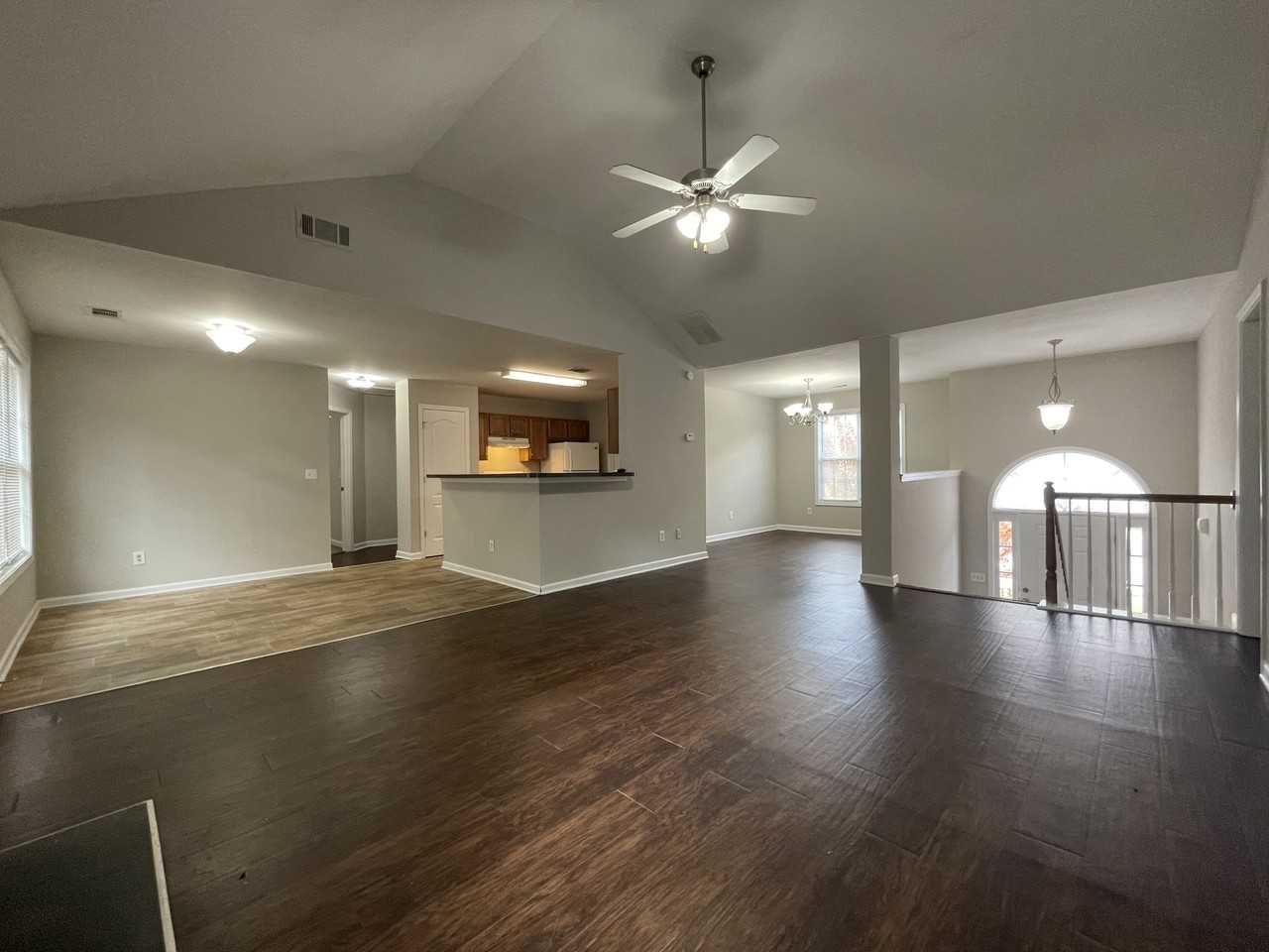 377 Oakhaven Way - Photo 6 of 13