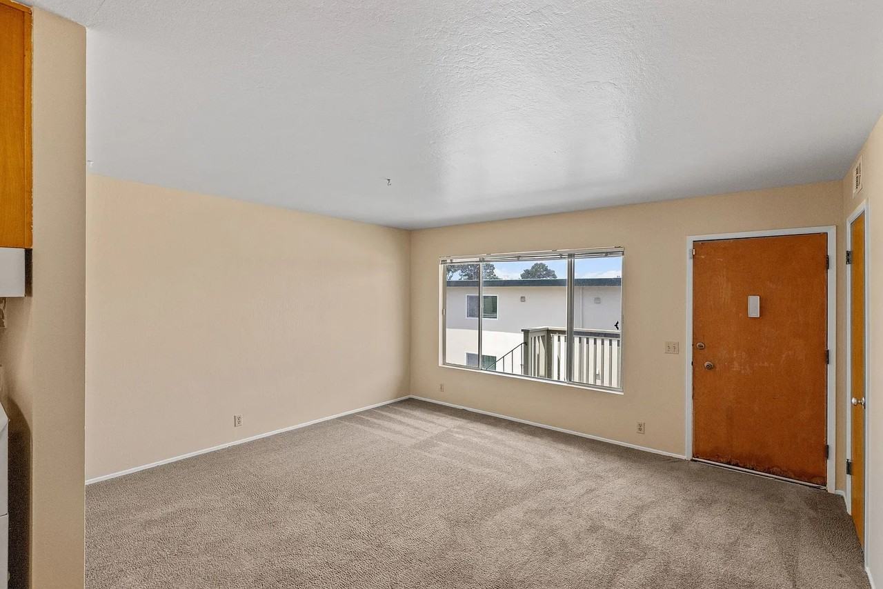 724 Casanova Ave #18 - Photo 5 of 12