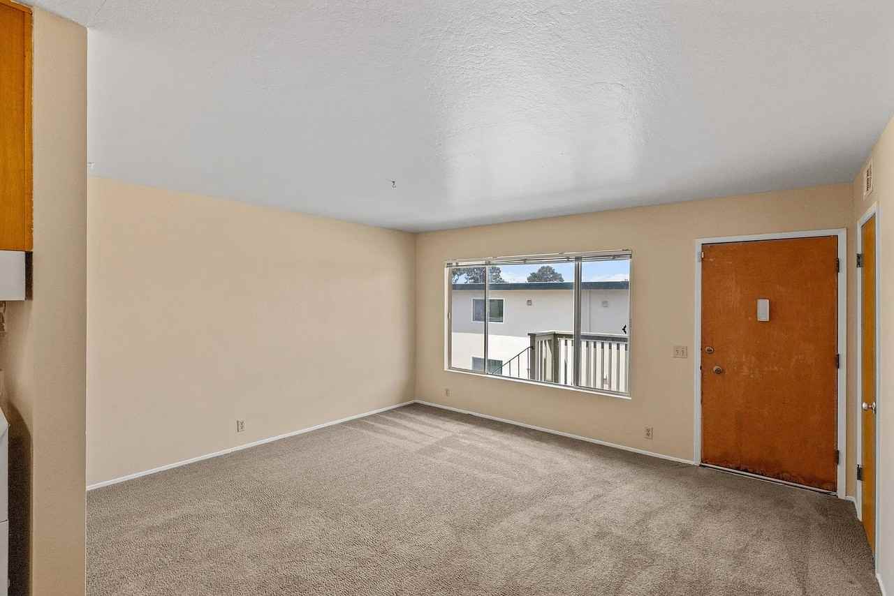 724 Casanova Ave #18 - Photo 6 of 12