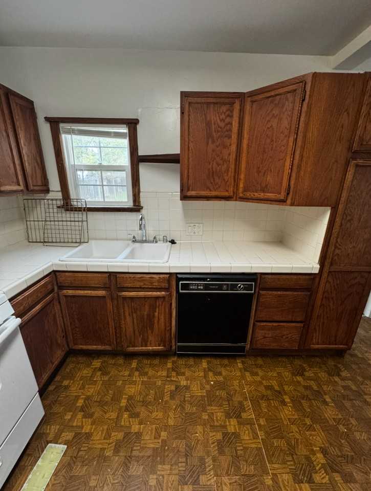 2152 W Rose St - Photo 7 of 16