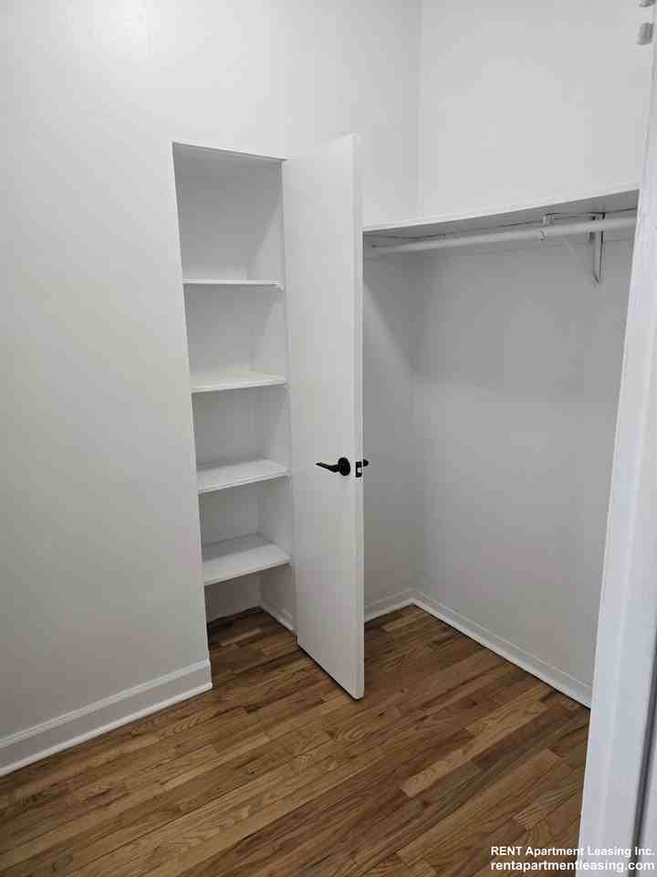 West Touhy Avenue #406 - Photo 5 of 7