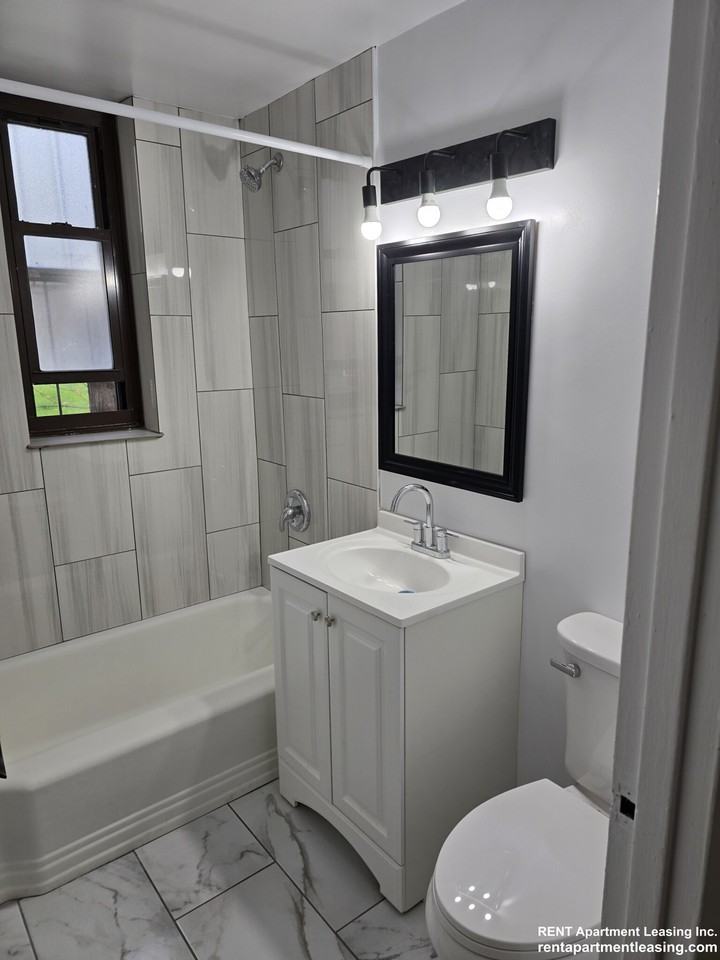 West Touhy Avenue #406 - Photo 6 of 7