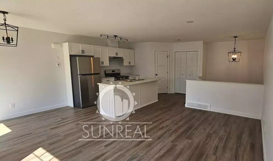 5009 54 Street - Photo 3 of 7