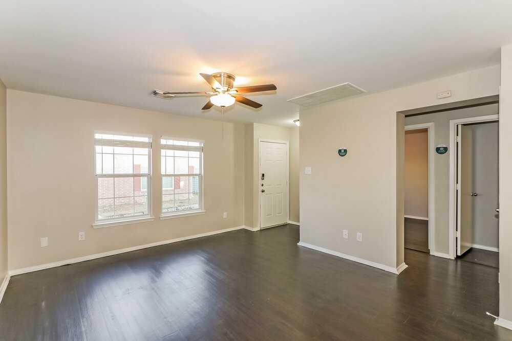 6154 Settlers Lake Cir E - Photo 3 of 16