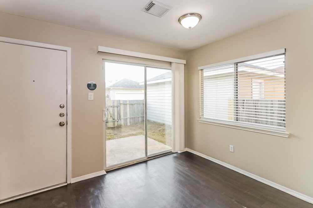 6154 Settlers Lake Cir E - Photo 6 of 16